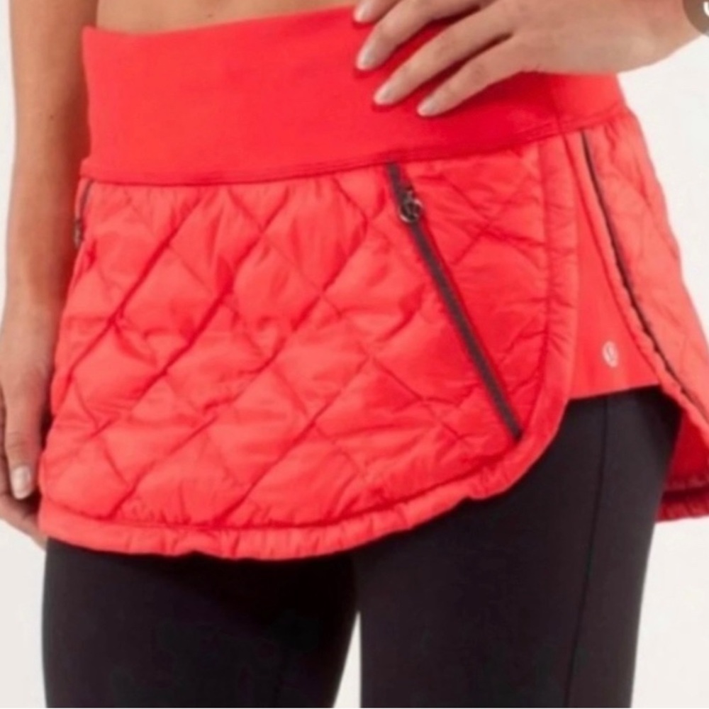 Lululemon hot cheeks Athletic skirt size 8 red with black